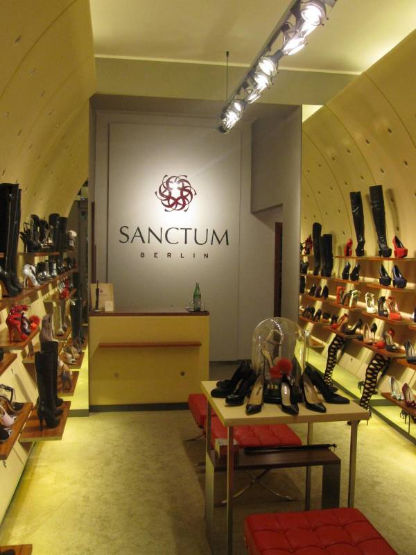 the random noise.com_berlin_schuhladen_sanctum