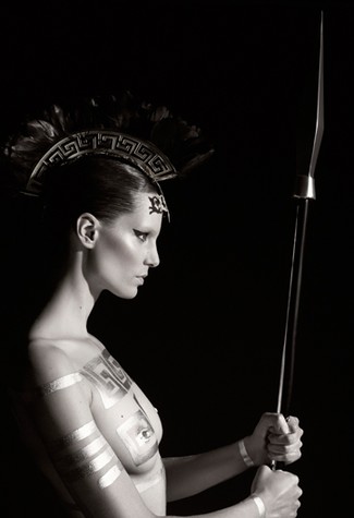 therandomnoise.com_pirelli kalender_calender_2011_karl lagerfeld_iris