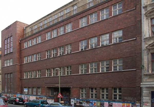 therandomnoise.com_grill royal_mädchenschule_auguststr11_13