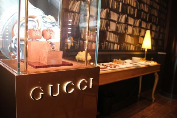 therandomnoise.com_gucci_uhren-timepieces_2012_header