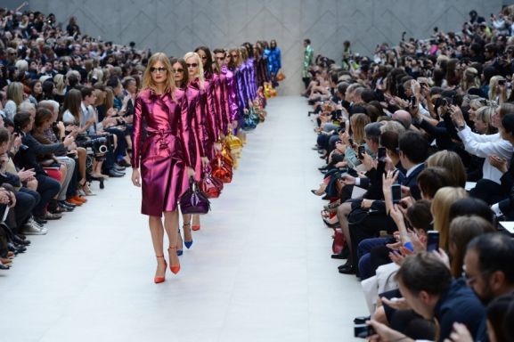therandomnoise.com_burberry_spring-summer-ss-2013_london-fashion-week-runway_