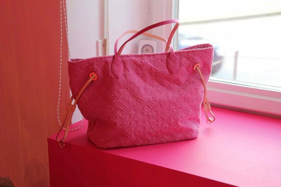 therandomnoise.com_louis-vuitoon_LV_showroom_showroom cruise 2013-collection-kollektion_8