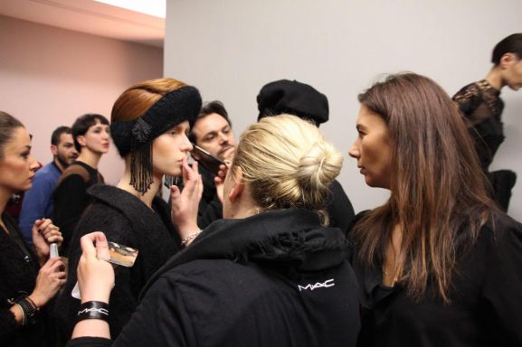 therandomnoise.com_augustin teboul-berlin fashion week-backstage-show-herbst winter 2013-make-up_mac_