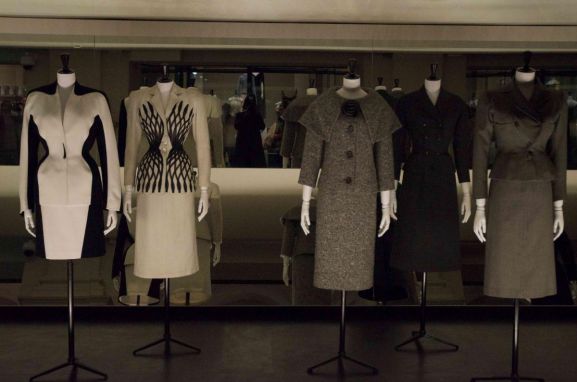 therandomnoise.com_paris haute couture_ausstellung_hotel de ville_exhibition_1