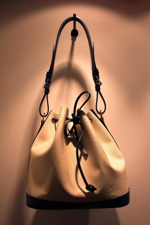 therandomnoise.com_louis vuitton lv_noe bag_beuteltasche_sac_white weiss blue