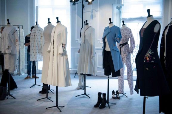 therandomnoise.com_paris fashion week_dior showroom_spring summer 2015_simone galstaun_